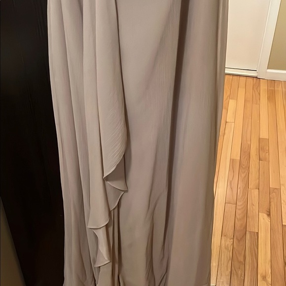 David's Bridal Elegant Gown in Cream - Picture 4 of 8